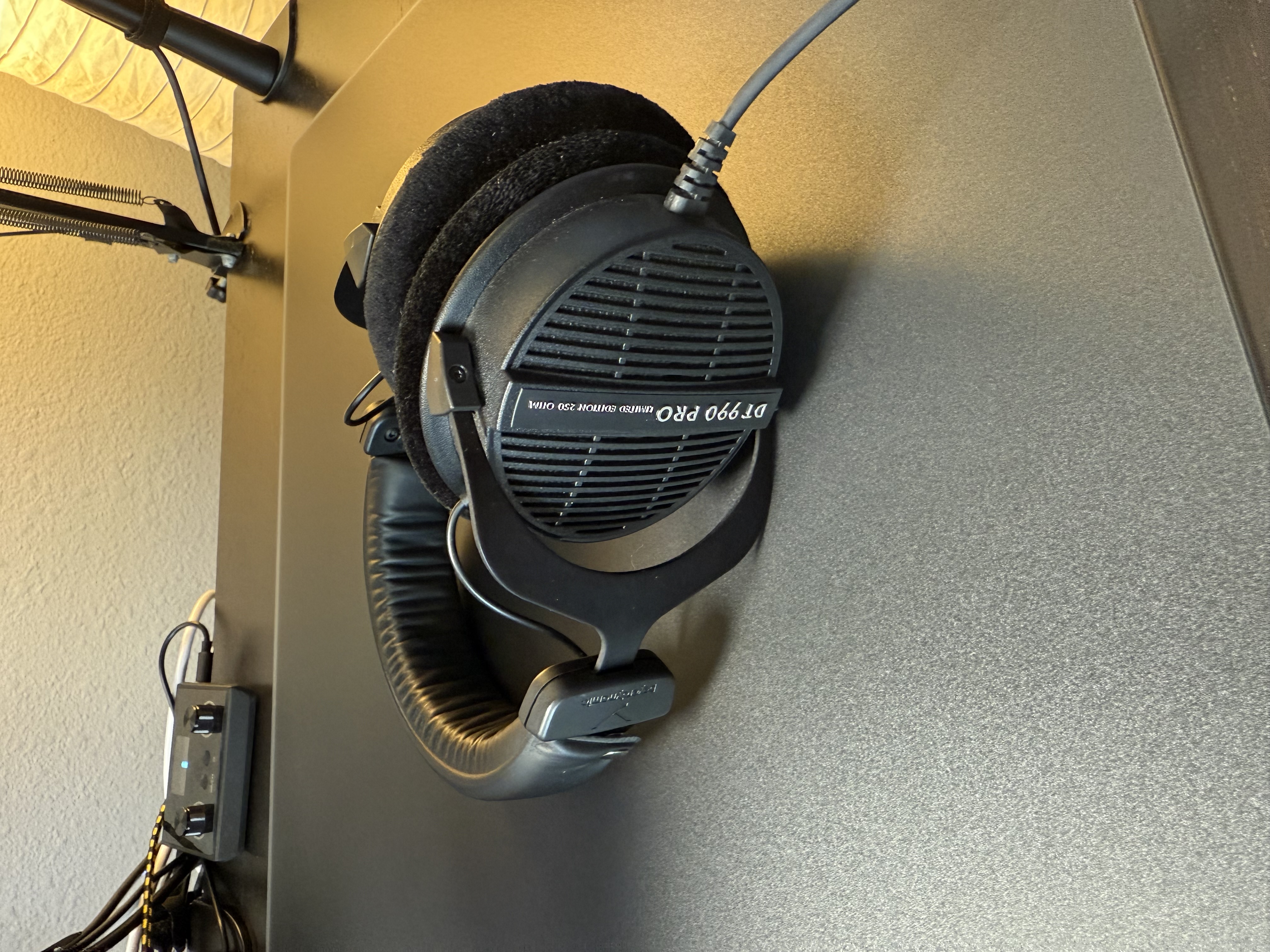 Dt990 pro headphones